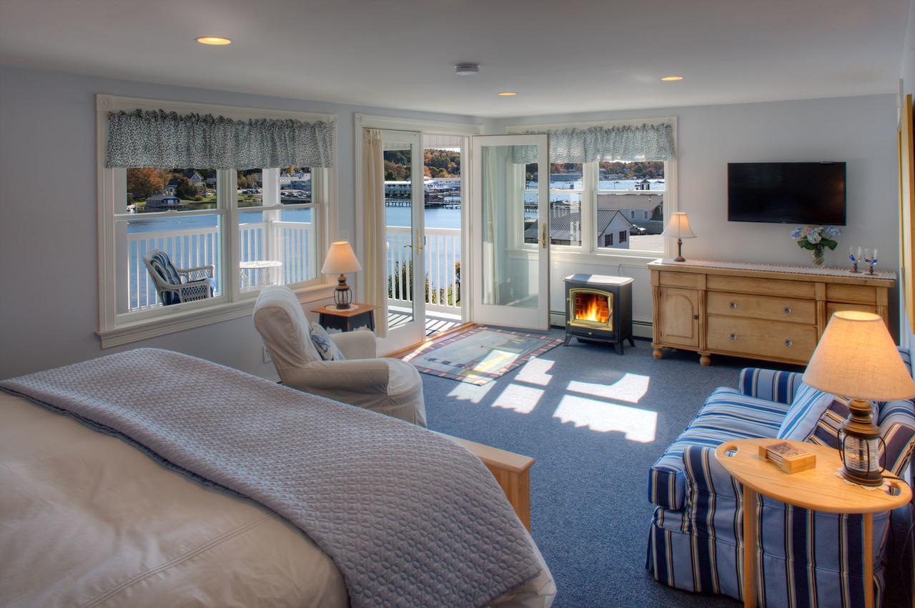 Blue Heron Seaside Inn บูธเบย์ฮาร์เบอร์ ภายนอก รูปภาพ